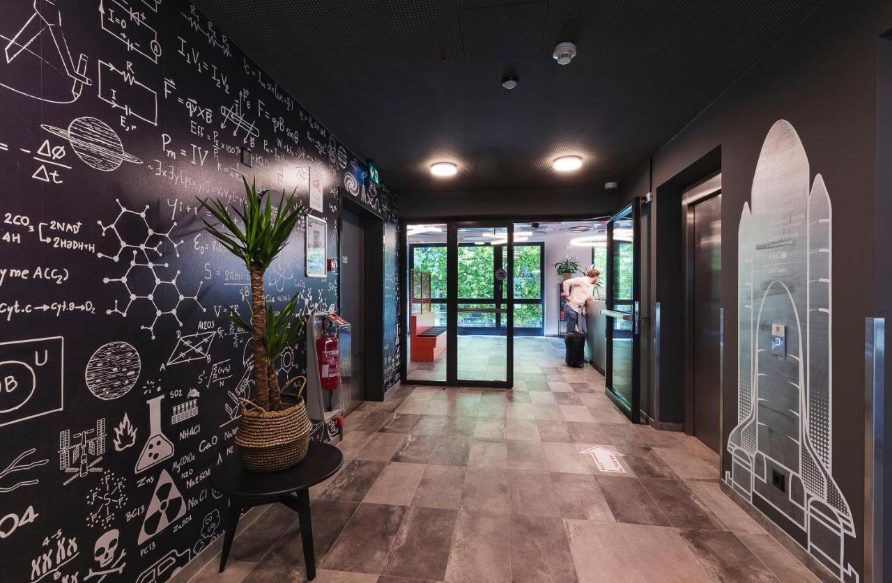 Meininger Hotel Geneve Centre Charmilles Bagian luar foto